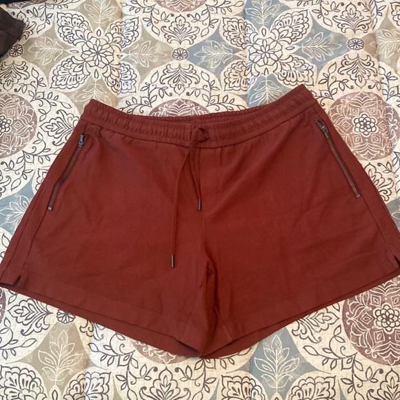 Athleta Farallon Shorts Size 10T - Picture 1 of 3